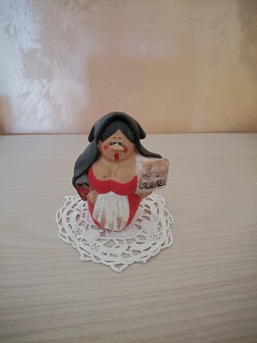 Statuetta artigianale - , in