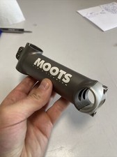 Potencia Moots 3/2.5 Titanium / 125 Largo / 1 1-8 / 25.4 Manillar