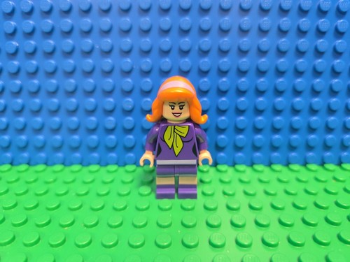 Lego daphne blake minifigure - lego,