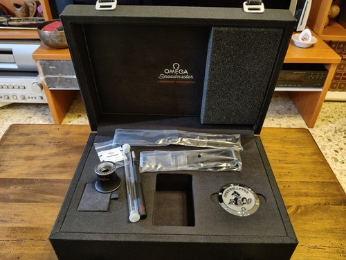 Omega speedmaster black box - black,
