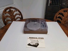 Yamaha YP-211 giradischi