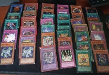 Lotto 65 carte Yu Gi Oh. Buone condizioni.
