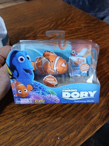 2015 finding dory - dory, swimming