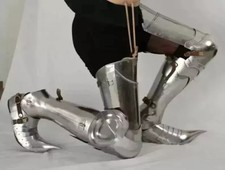 Armatura medievale in acciaio