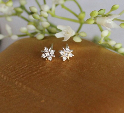 Piercing minimalista con - minimalista,