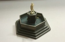 1231DM HO Fontana pubblica con