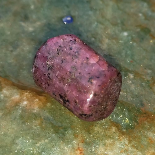 Piccolo fine rubino rosso - fine,