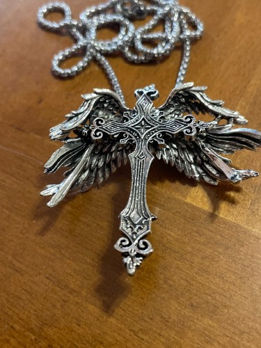 Collana con ciondolo croce