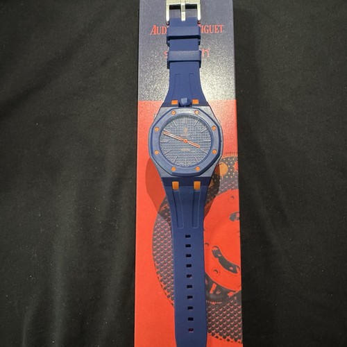 Nuovo orologio cinturino blu