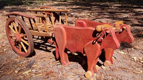 Ancienne charette boeufs - ancienne,