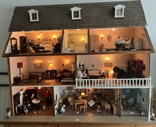 Casa delle bambole antica