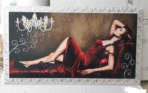 Quadro donna sul divano - sul,