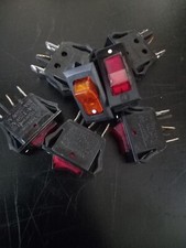 INTERRUTTORE LUMINOSO RETTAGOLARE DA INCASSO