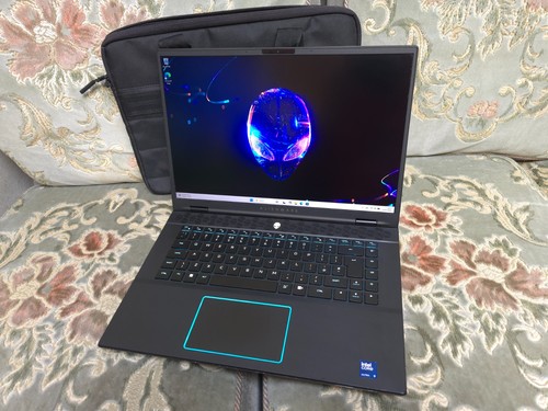 Alienware m16 ultra 185h - r2,