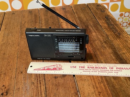 Radio vintage realistica - radio,