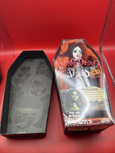 Living dead dolls - living,