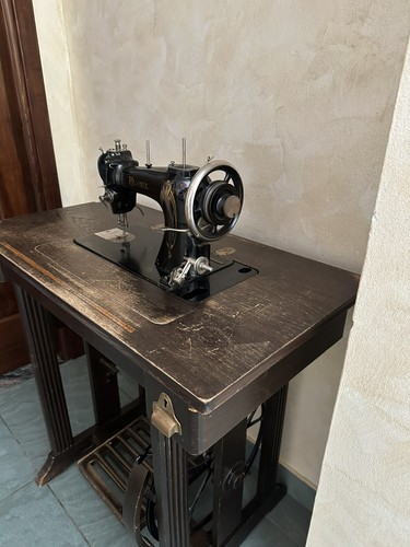 Macchina cucire antica - da,