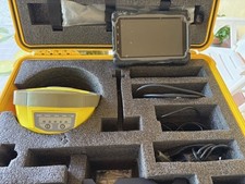 Ricevitore  GNSS GEOMAX ZENIT 20 con Tablet Zenius 8  e software Xpad Ultimate