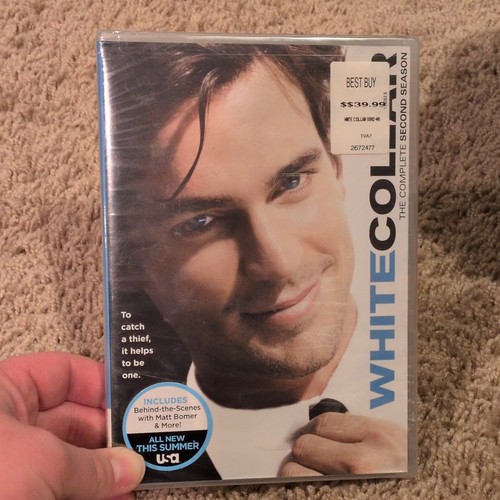 White collar complete - collar,