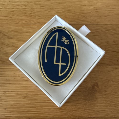 Distintivo griglia logo aime - distintivo,