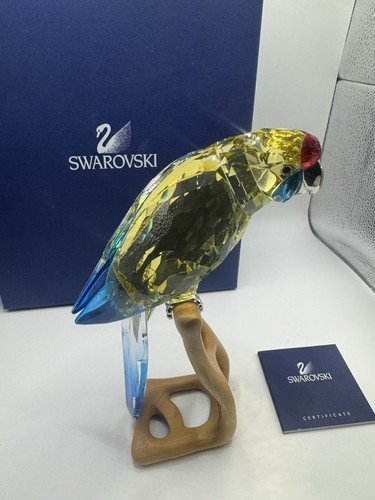 Swarovski green rosella - green,