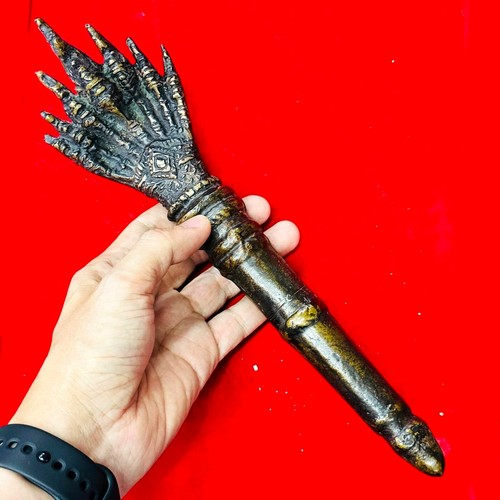 Antica arma divinità khmer - arma,