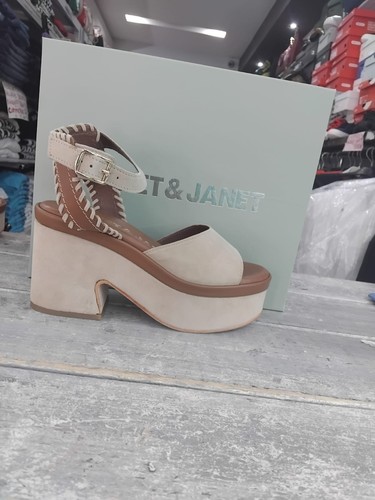 Scarpa sandalo con zeppa janet - scarpa,