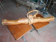 Antico giogo in legno e pelle