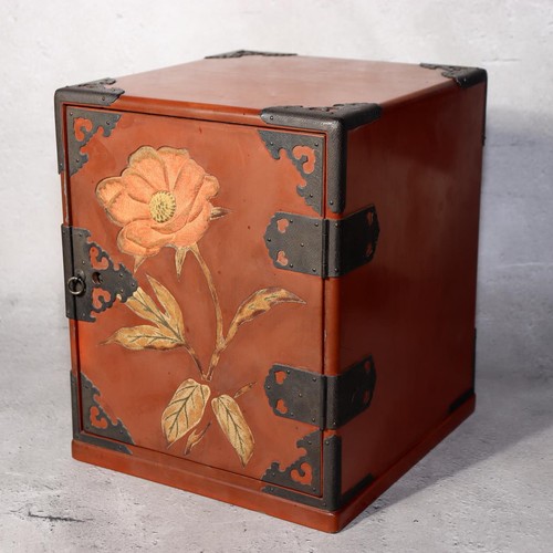 Japanese vintage red lacquer - red,