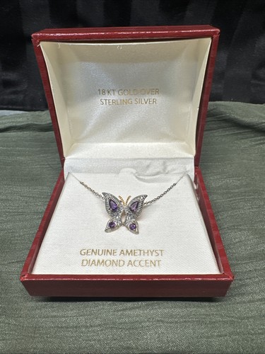 Collana con ciondolo farfalla