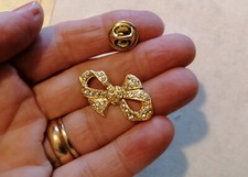 Spilla vintage bigiotteria color oro e strass gioiello donna da giacca fermaglio