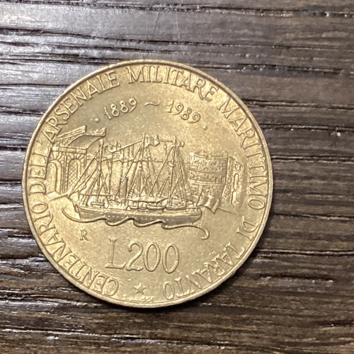 Rara moneta 200 lire del - moneta,