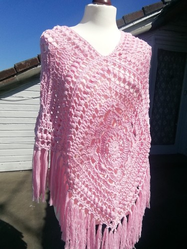 Poncho all uncinetto - all'uncinetto,