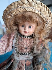 BAMBOLA IN PORCELLANA DA COLLEZIONE