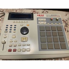 AKAI Professional MPC2000XL