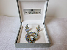 Set spille e orecchini vintage Pierre Balmain Paris con pietre blu latte e AB