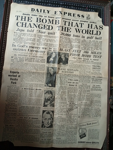 Vecchio foglio giornale - vecchio,