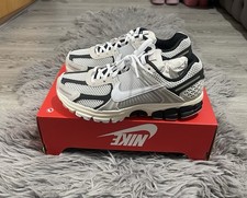 Nike Zoom Vomero 5 Supersonic Light Bone Black Glow FN7649-110 Donna UK 6 EU40