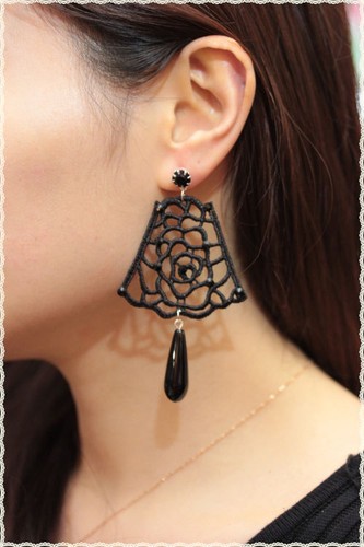 Orecchini pizzo macrame - in,