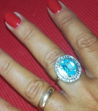 GRANDE ANELLO ORO PUNZONE 9K E TIMBRO ORAFO. PIETRA AZZURRA PIETRE BIANCHE 