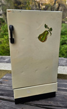 VECCHIO FRIGORIFERO GIOCATTOLO