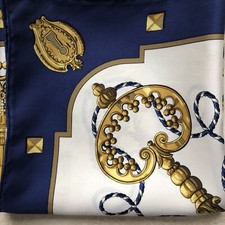 HERMÈS Rare Carré Foulard