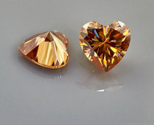 Anello con diamanti a forma di