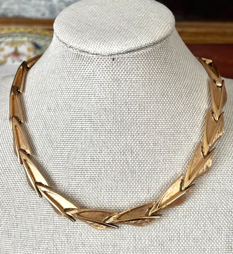 Trifari crown necklace motivo - necklace,