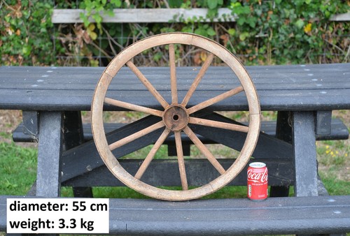 Vecchio carrello legno - in,