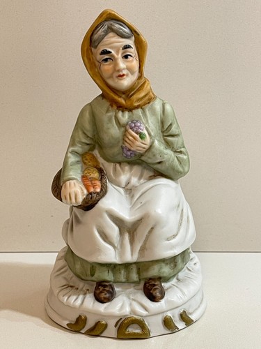 Statua anziana signora seduta - statua,