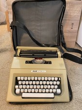 Vintage 1975 Olivetti Lettera