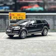 Modellino auto 1/64 nero Q7