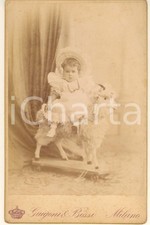 1900 ca MILANO Bambina sul
