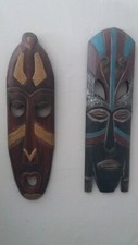 coppia  maschere  in legno etniche  